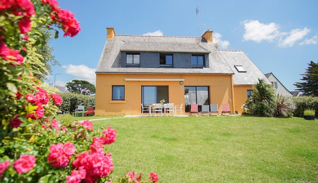 -GAÏA- MAISON FAMILIALE VUE MER ET JARDIN DOURVEIL