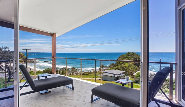 Gaagal Lookout - step out onto the balcony with panoramic views of the famous Elephant Head.