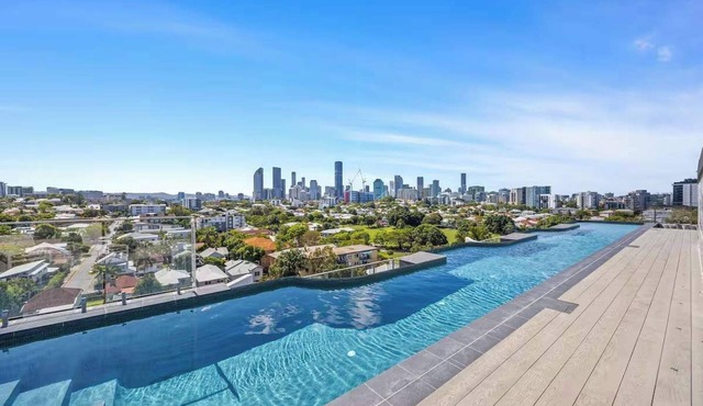 Gabba Retreat - Rooftop Pool & Stunning City View