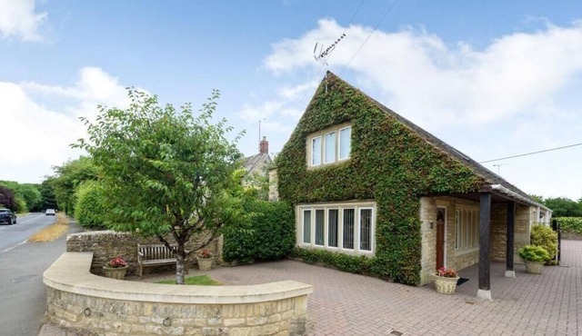 Gable Cottage 2 BED 1 BATH