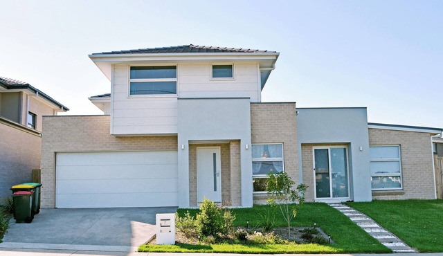 Gables/Box hill/Maraylya Two-Level House