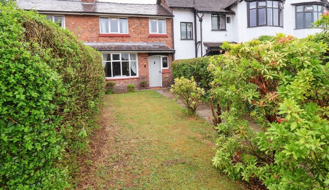 GABLES COTTAGE, family friendly, with a garden in Sandiway