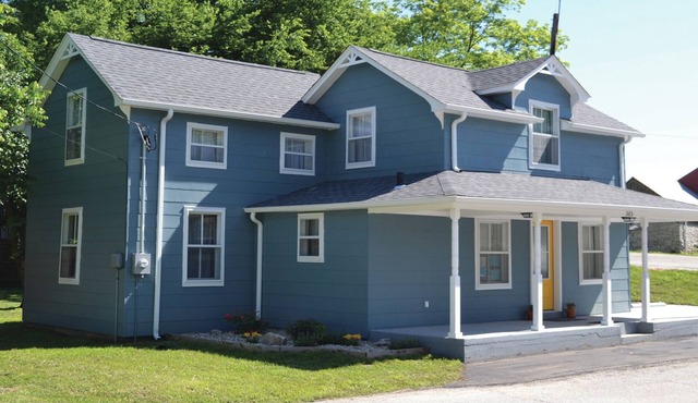 Gabouri Place ~ Completely Renovated Victorian in Ste. Genevieve's Historic Dist