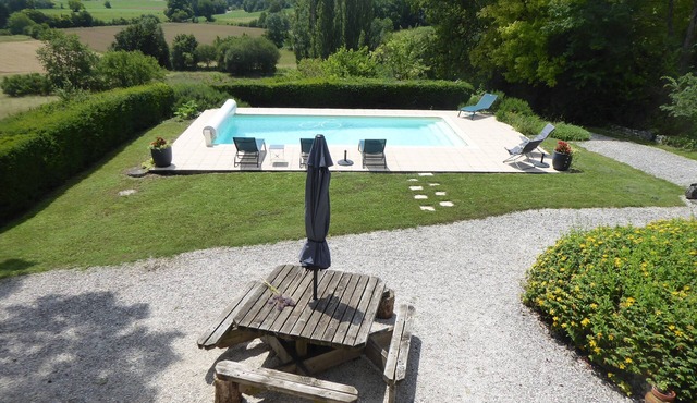 Gabriel" gite sleeps 9+ 2 shower rooms