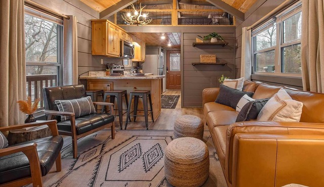 Gabriele Cabin | Rustic Retreat Near Downtown