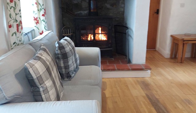 Gadlys Farmhouse Church Bay Anglesey sleeps 6 Sea Views