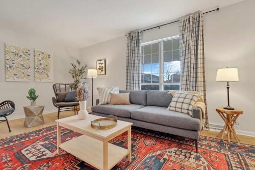 Gahanna Farmhouse - 4 Bed 2 Bath - INTEL