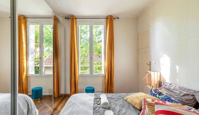 Gaia House, Urban Oasis, RER A, Paris in 20min