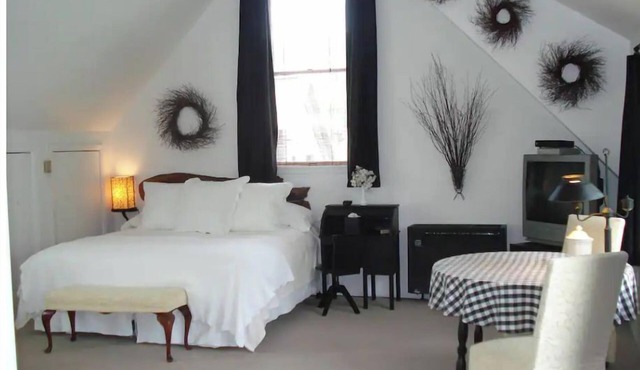 Gail Eustace Dupont Guesthouse