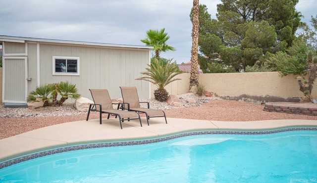 Gainesborough · 35% Off Fall Special - Relaxing 4 Bedroom House