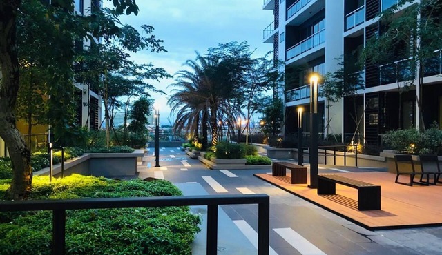 Gala Trendy 2BR APT Infinity Pool w/Private Parking - Supermarket/restaurants