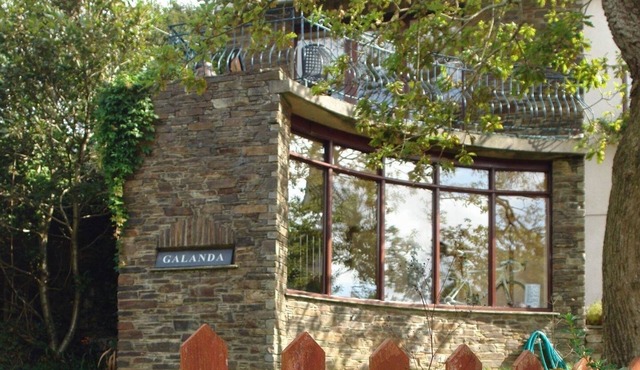 GALANDA TREETOPS, pet friendly, with a garden in Newton Ferrers