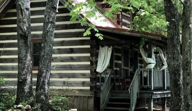Galax Getaways in This Cozy Cabin with Hot Tub and Breakfast Included, Perfect for Some Down-Time in Virginia