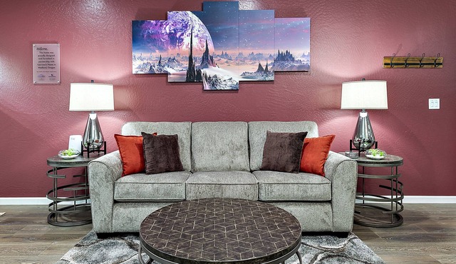 Galaxy-Themed, Fastest WiFi, 3 King Beds Home