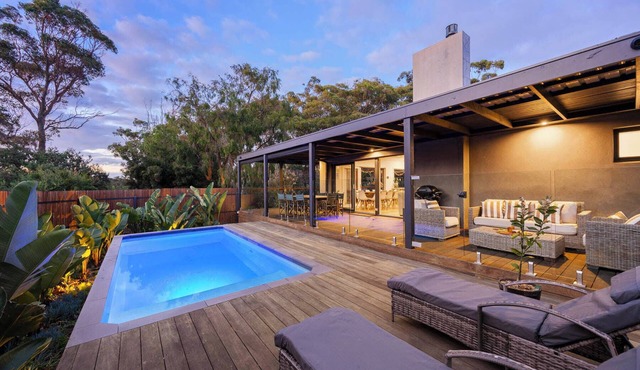 Galene Getaway Walk to Beach, Pool & Fire