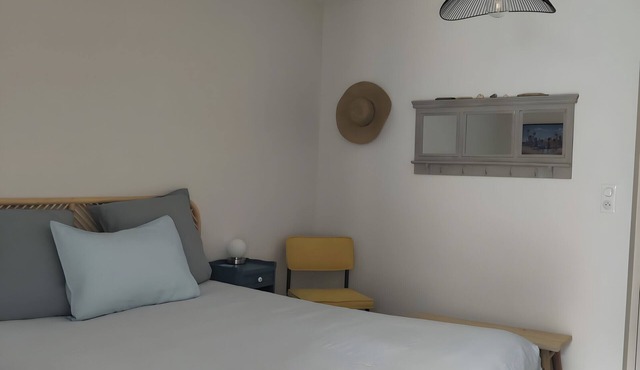 'Galets' Guest Rooms with Private Terrace, Private Garden and Wi-Fi