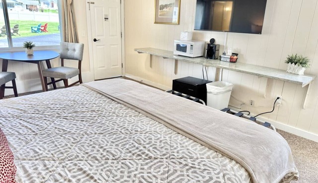 Gallagher`s Travels Room 8 (King)