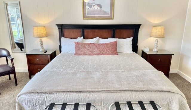 Gallagher`s Travels Room 2 (King Bed)