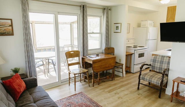 Gallant Cottage-PEI Charm, updated cottage with AC near Charlottetown. Waterview