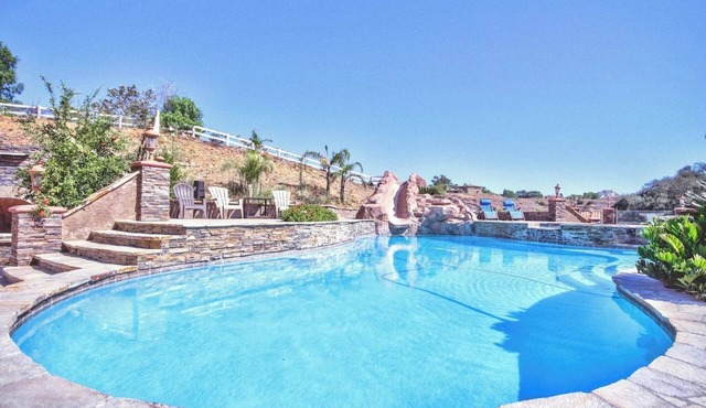Galleon- Private Single Level Estate on 5 acres