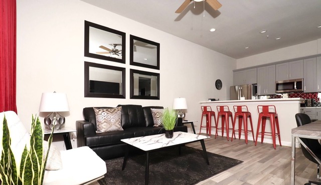 GALLERIA (8 MI)| ECO-FRIENDLY APT| 2 KING BEDROOMS