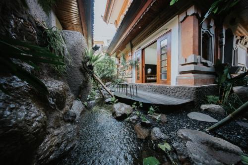 Gallery House near Bali zoo