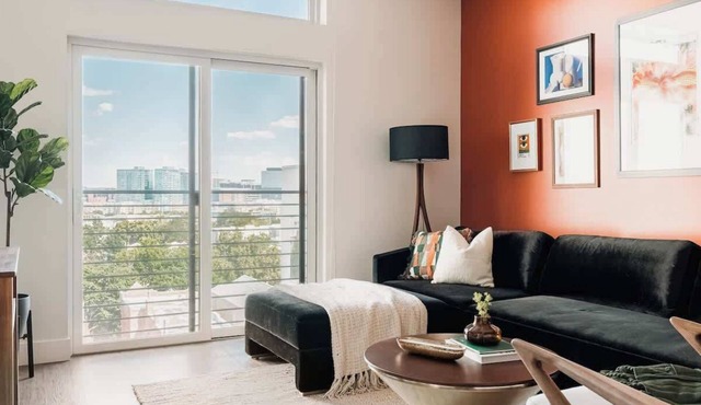 Gallery Retreat | Skyline Views | Zuni Lofts