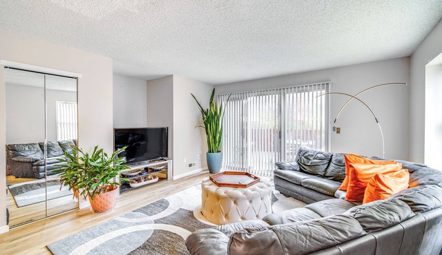 Galloway Townhome w/Private Deck: Near Casinos!