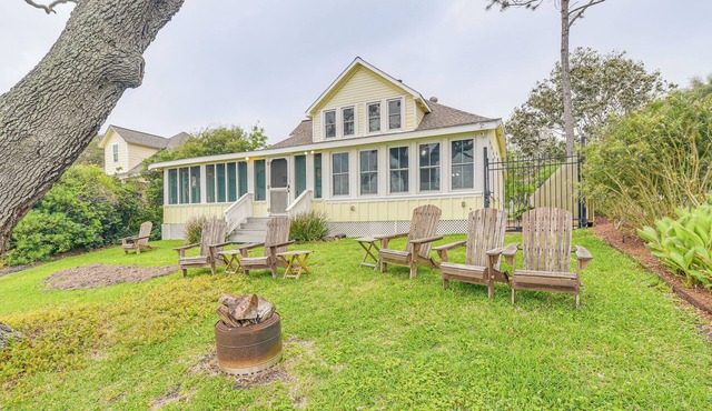 Galveston Bay Retreat: Historic La Porte Home!