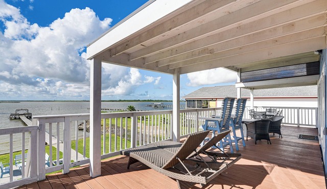 Galveston Bay Views & Pier! San Leon Gulf Getaway