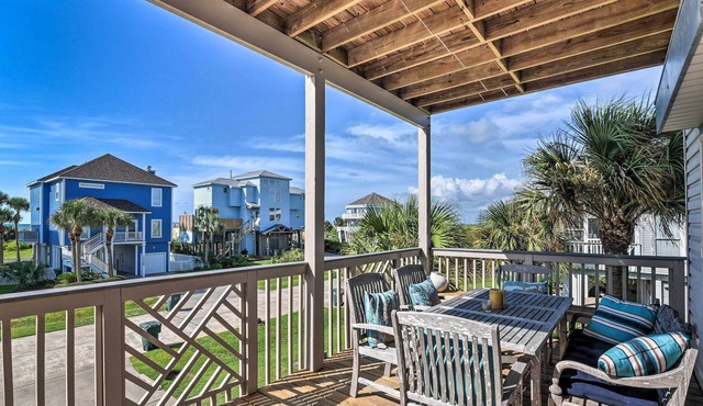 Galveston 'Beach Retreat' House - Walk to Beach