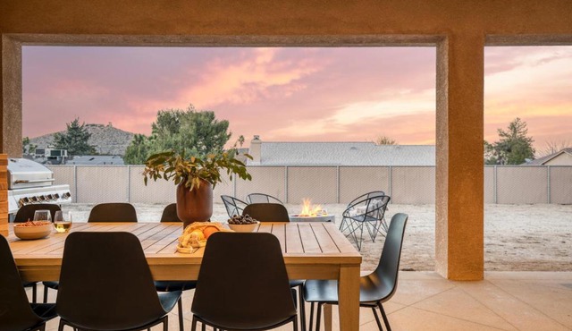 Gambel by AvantStayJTree Escape w Entertainers Yard Firepit 3000SF