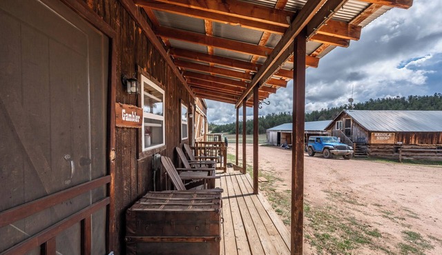 Gambler Cabin - Kitchen Included