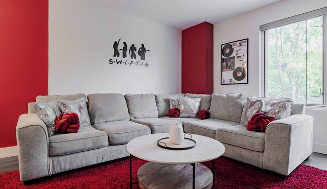 Game Day Getaway: Two Bedroom in Sports Lover's Nashville