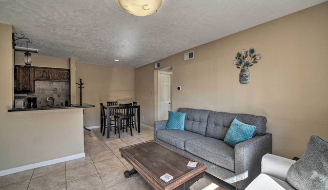 Game Day Retreat: Pool Access, 2 Mi to Texas A & M