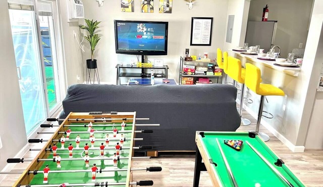 Game Haven with Putt-Putt Patio, Mins to Stadium