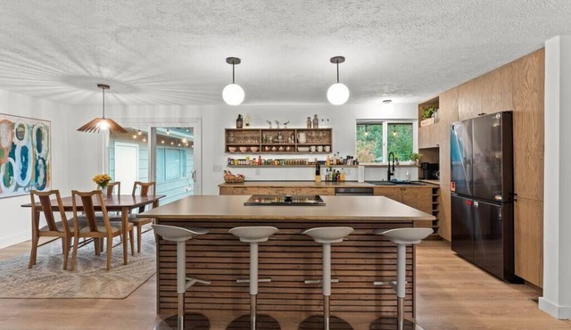 Game On | 2 Lounges, Ping Pong, Firepit + Hot Tub