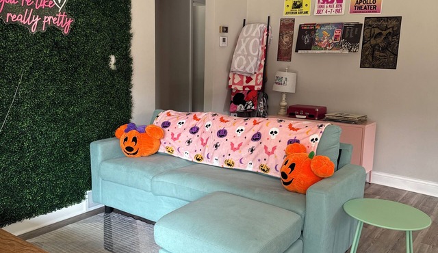 Game On Parma with WiFi, AC and Game Room Family and Pet Friendly