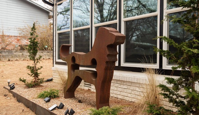 Game Room - 1.9 Miles to UofA, Chic & Artistic Setting with Local Art