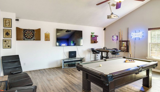 Game Room, 20 Mi to Nashville: Smyrna Home