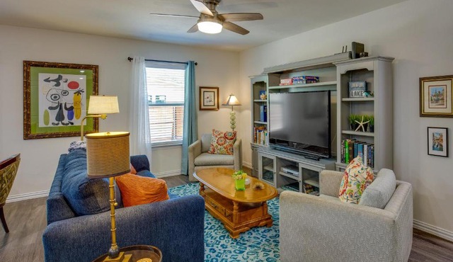 Game Room and Walk to Beach Gun Barrel City Gem!
