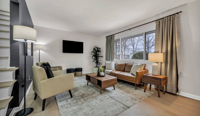 Game Room.Bar.Firepit.Renovated & Modern Retreat!