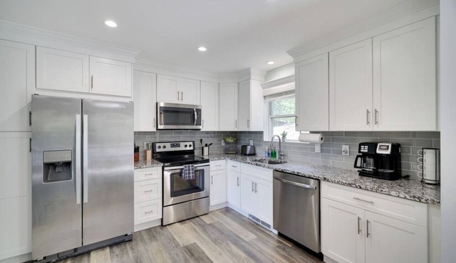 Game Room & Close to Winter Attractions