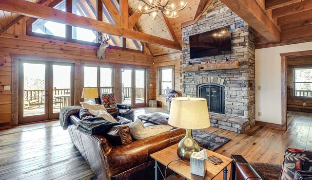 Game Room + Deck: Spacious Spruce Pine Retreat!