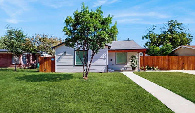 Game Room! Family Home, 6 Mi to Pearl District