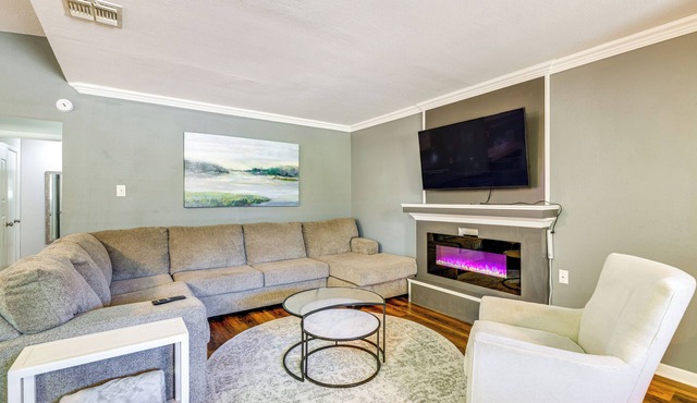 Game Room & Grill: Family Home in Corpus Christi!