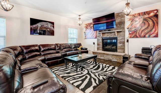 Game Room + Gym: Downtown DC Home!