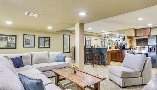 Game Room, Home Gym & Deck: Littleton Apartment