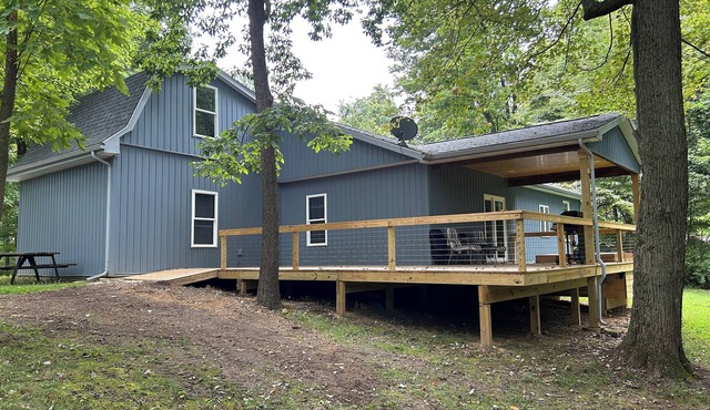 Game room! Hot tub! Clean! Private,🔥Pit, Wooded & near Hocking Hills!