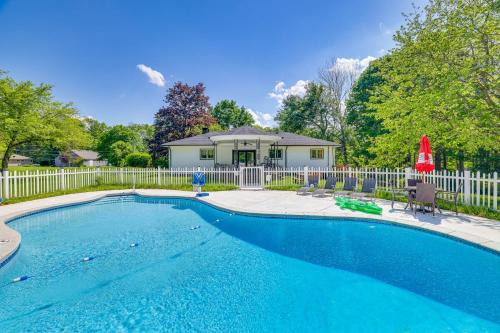 Game Room & Hot Tub! Cresco Family Home